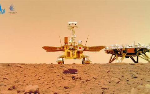 遭遇强烈沙尘暴，祝融号火星车将失联7个月，为何毅力号不害怕？