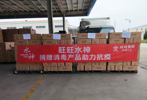 助力上海疫情防控，水神400多箱防护物资捐至8家方舱医院