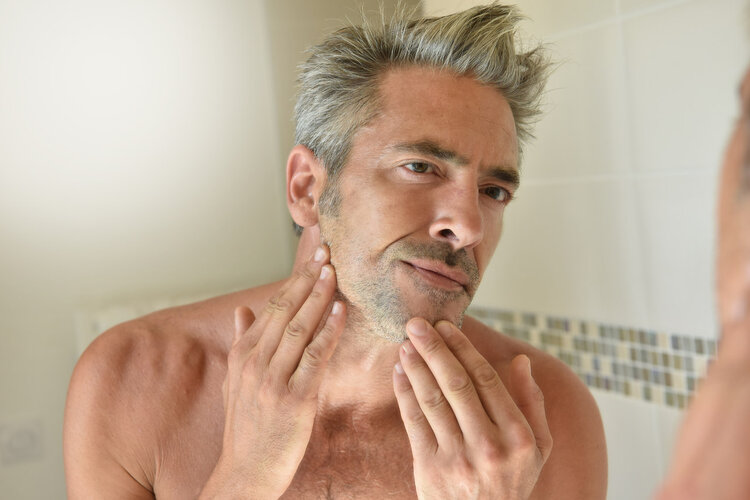 男人刮胡子次数多，说明什么问题？与寿命的关系多大？涨知识了